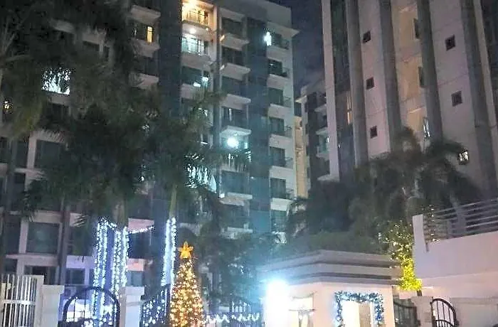 Rqui Condotel Near Airport & World 호텔